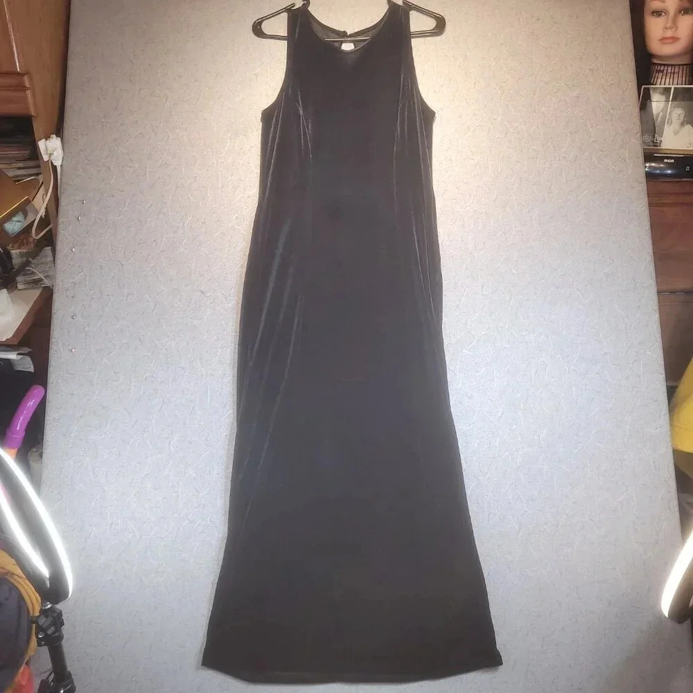 Women's Black Velvet Full Length Sleeveless Gown CK MEASUREMENTS - Picture 2 of 6